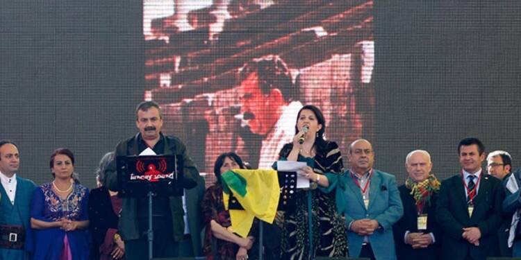 2013 NEWROZU ÖZGÜRLÜĞÜ MÜJDELEMEKTEDİR