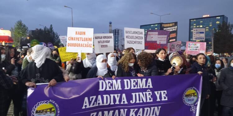 25 KASIM KADINA YÖNELİK ŞİDDETE KARŞI MÜCADELE GÜNÜ İNSANLIĞI ÖZGÜRLEŞMEYE GÖTÜREN YENİ BİR MÜCADELE DÖNEMİNİN BAŞLANGICIDIR