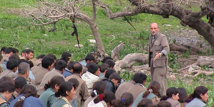 TOPLUM ÇALIŞMASI, AŞINMIŞ AHLAK VE POLİTİKAYI DOĞRU, ANLAŞILIR VE İŞLER HALE GETİRME ÇALIŞMASIDIR