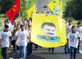 KÜRDİSTAN GENÇLİĞİNİN GAZABI FAŞİZMİ ÇÖKERTECEKTİR