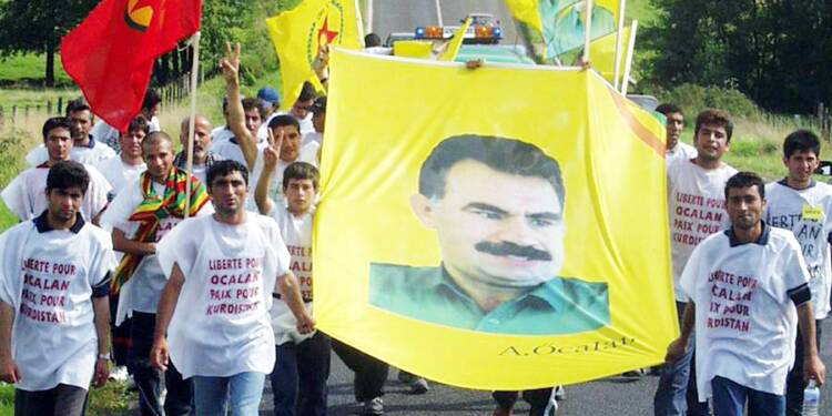 KÜRDİSTAN GENÇLİĞİNİN GAZABI FAŞİZMİ ÇÖKERTECEKTİR