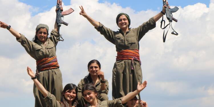 KÜRDİSTAN ÖZGÜR KADIN HAREKETİNE DÜŞMANLIK, DÜNYAYA VE İNSANLIĞA DÜŞMANLIKTIR