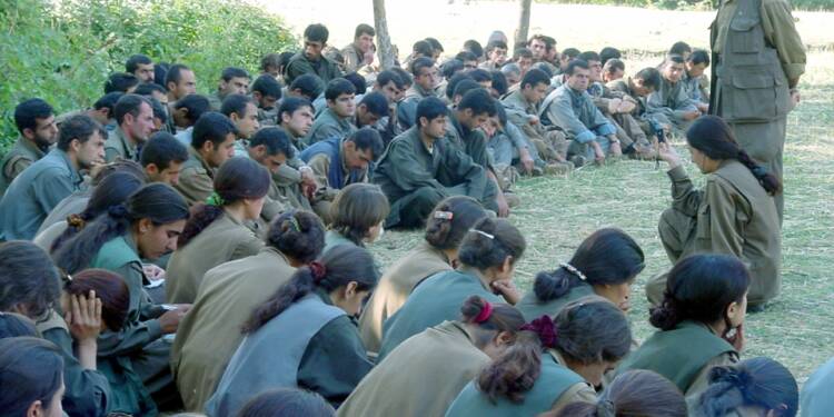 ULUSLARARASI KOMPLO ÖNDER APO’YA ZİLANCA KATILALIM ÖZGÜRLÜK SAVAŞIMIZI ZAFERLE TAÇLANDIRALIM