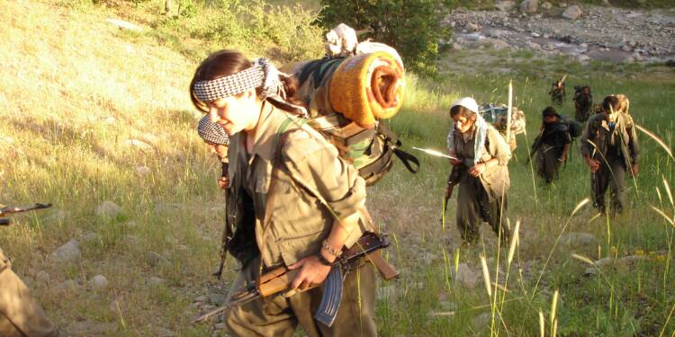 DEMOKRATİK MODERNİTENİN ÇEKİRDEĞİ KOMÜNLER