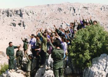 ÖZGÜRLÜĞÜN SİMGESİ O GÜZEL GÜLÜŞLERİN YANSIYOR BU DAĞLARA