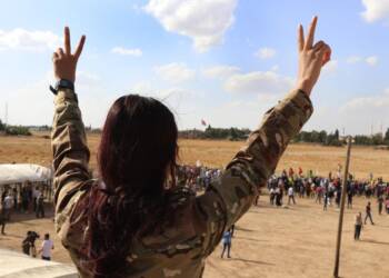 ROJAVA ÖZGÜRLÜĞE YÜRÜYOR