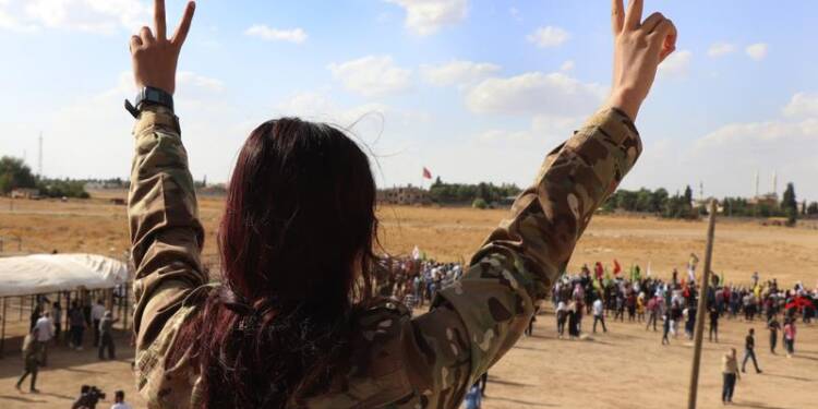 ROJAVA ÖZGÜRLÜĞE YÜRÜYOR