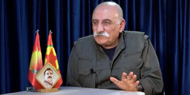 ÖZGÜR KÜRT VARLIĞI 9 EKİM 1998’DEN BU YANA ÖNDER APO’NUN FEDAİ DİRENİŞİ İLE SAĞLANIYOR