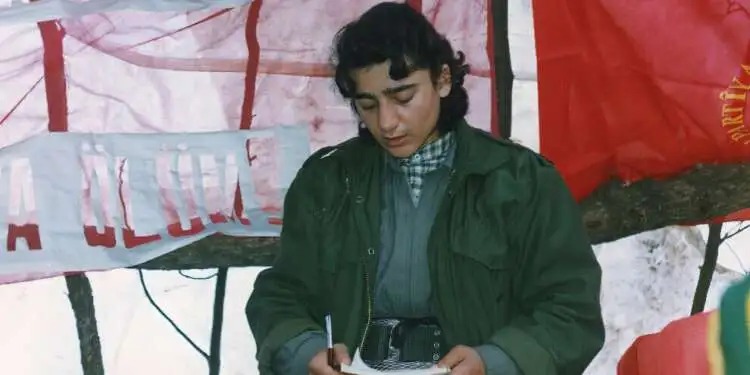 SANATÇI VE SAVAŞÇININ BİRLEŞTİĞİ KARAKTER: OZAN MIZGÎN